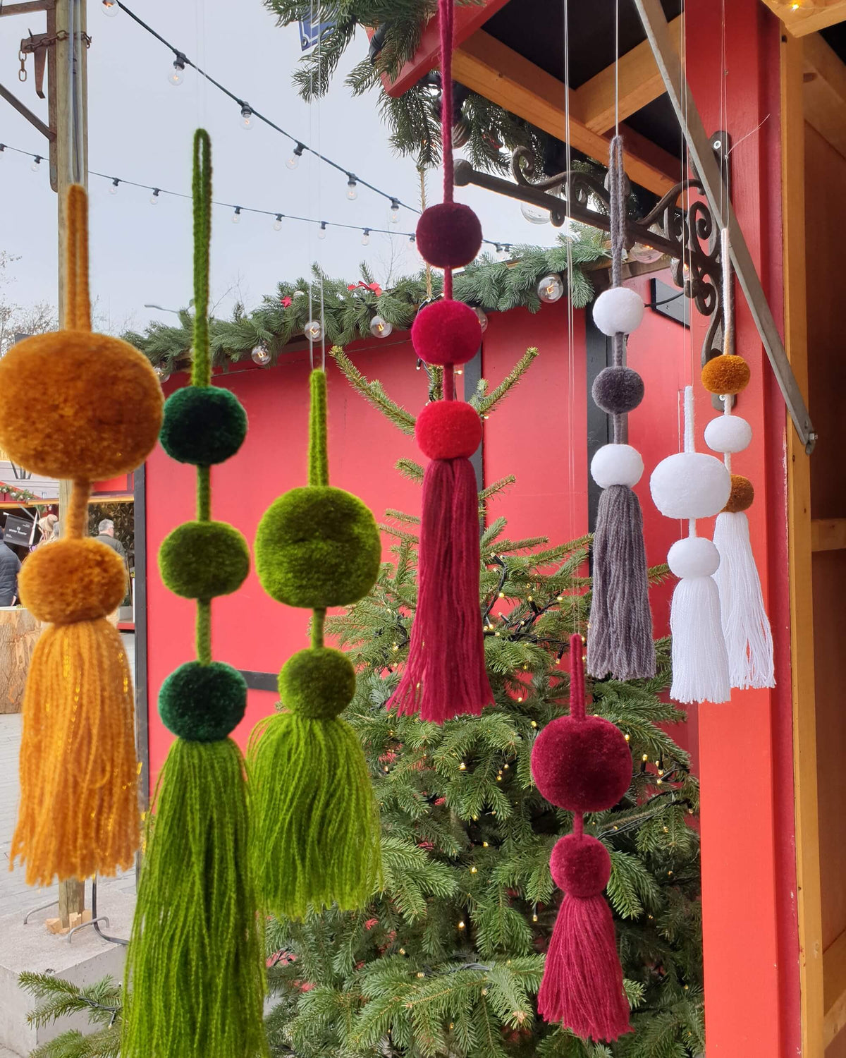Pompons line of 2