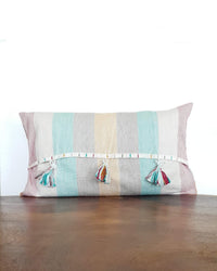 Cotton Throw Pillow Universo Arrecife light green and red back