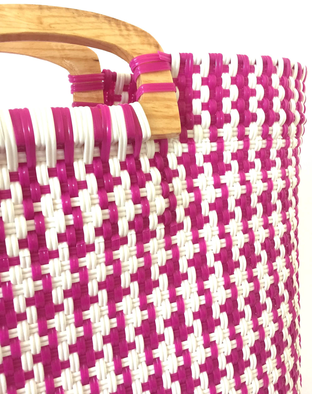 I-XU Unique Wood Handle Bag pink and white detail view