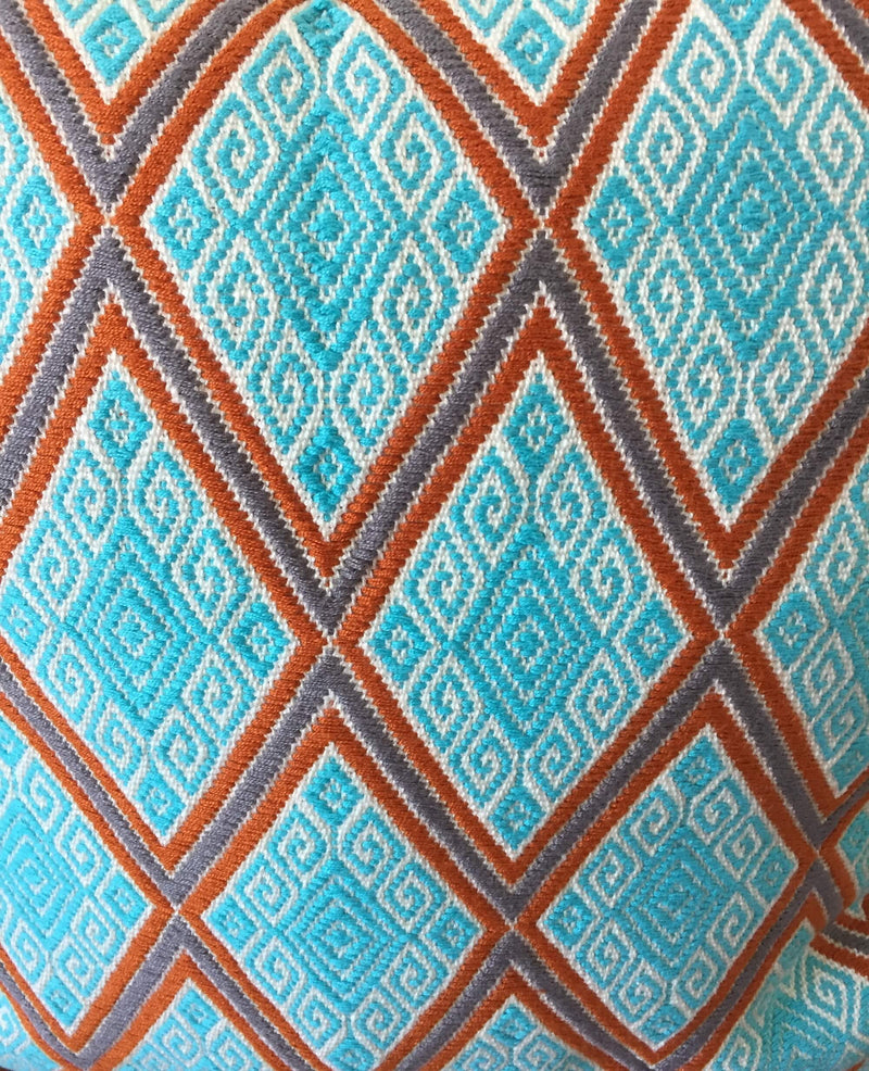 products/Taabal_Zigzag_Throw_Pillow_detail_view.JPG